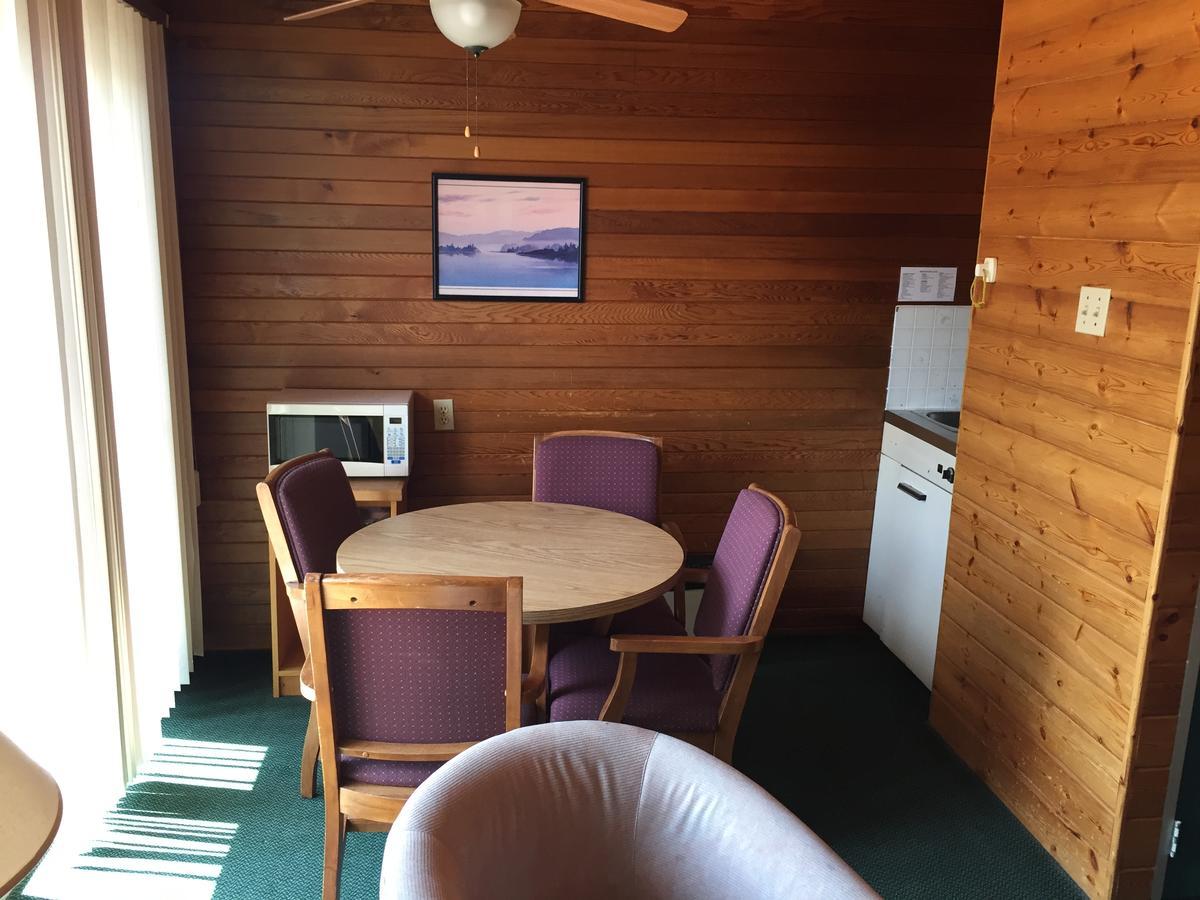 Falcon Lake Hotel Extérieur photo