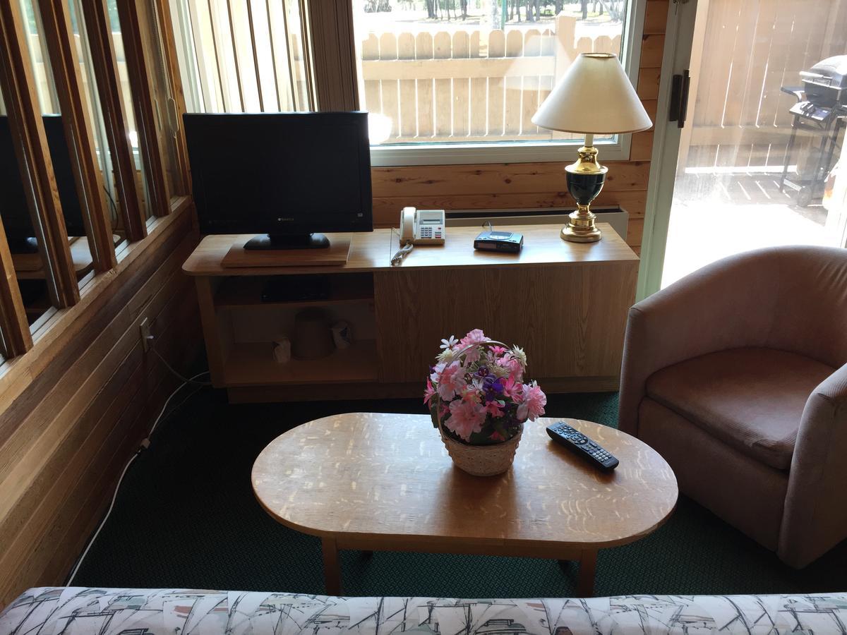 Falcon Lake Hotel Extérieur photo
