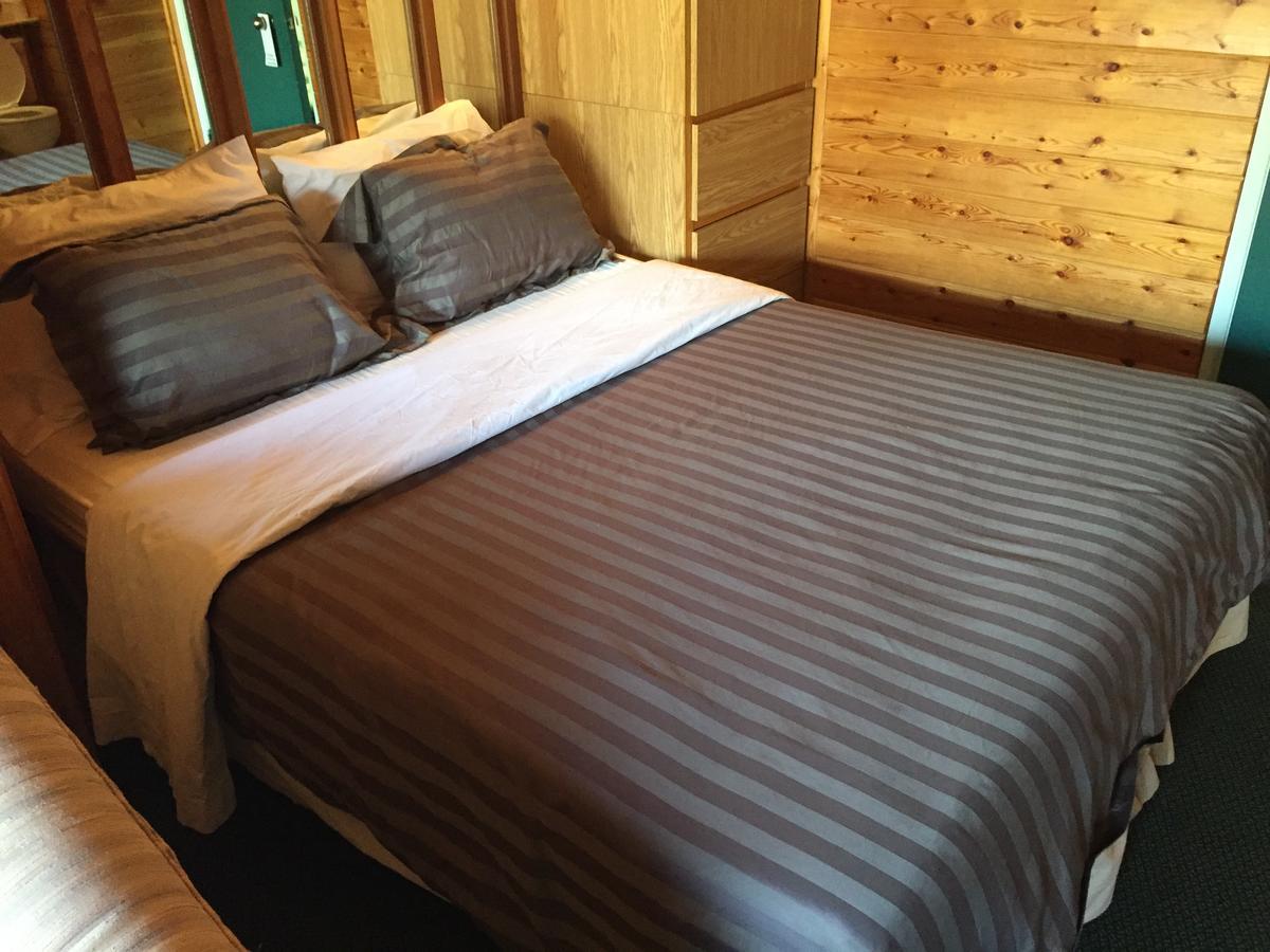 Falcon Lake Hotel Extérieur photo