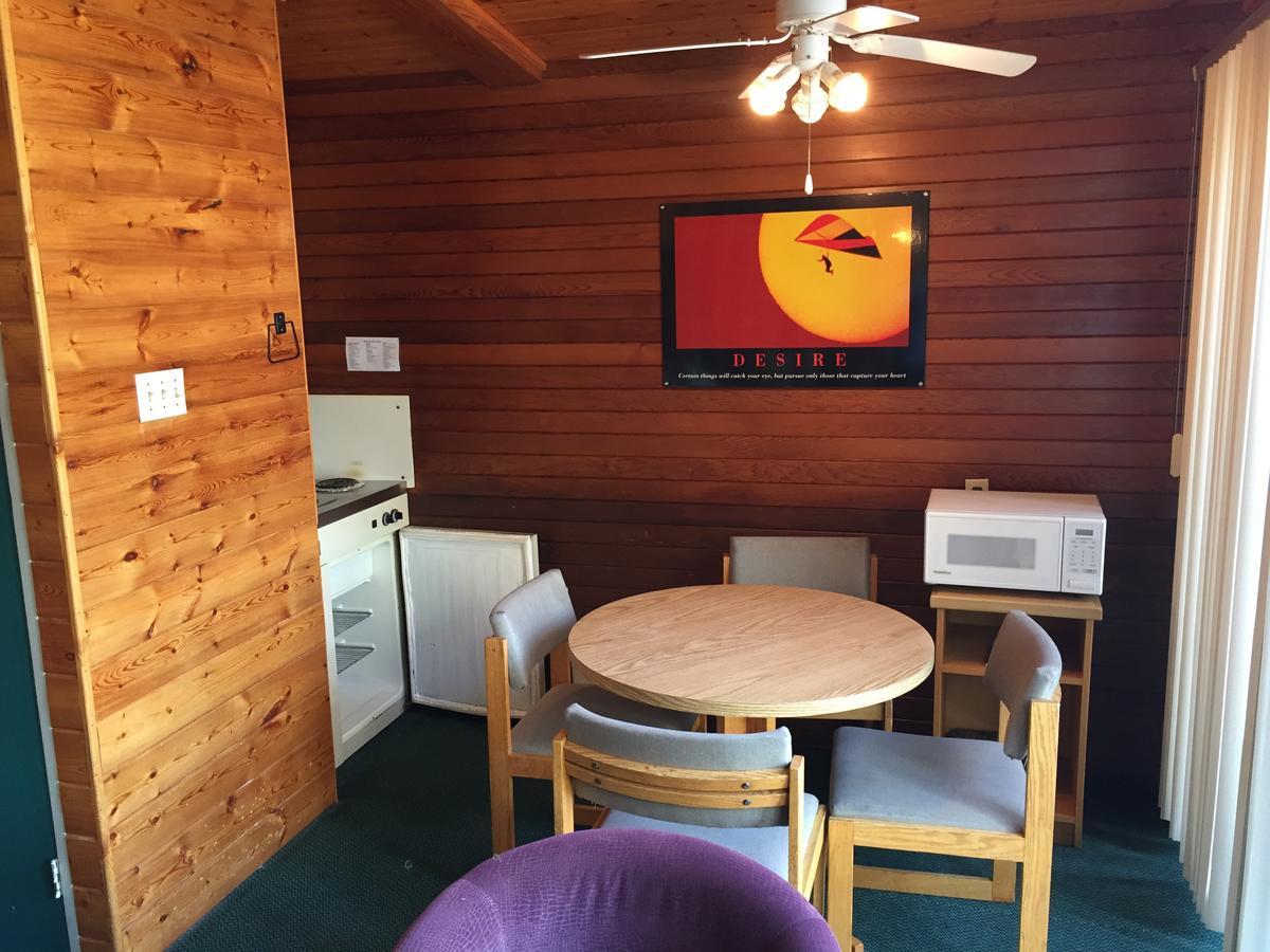 Falcon Lake Hotel Extérieur photo