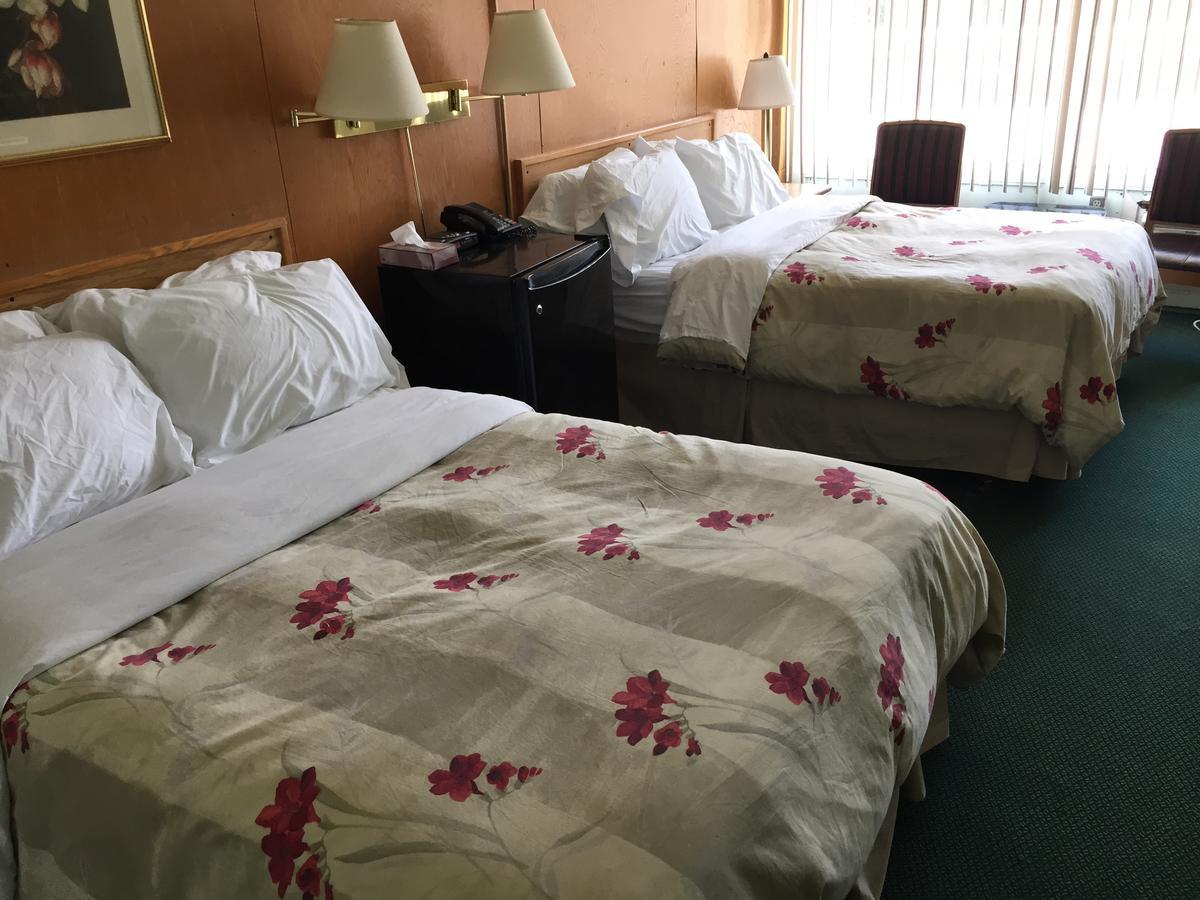 Falcon Lake Hotel Extérieur photo