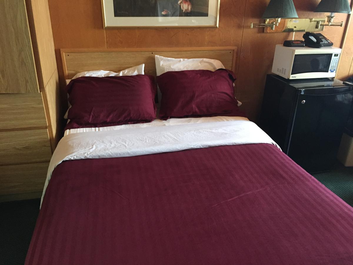 Falcon Lake Hotel Extérieur photo