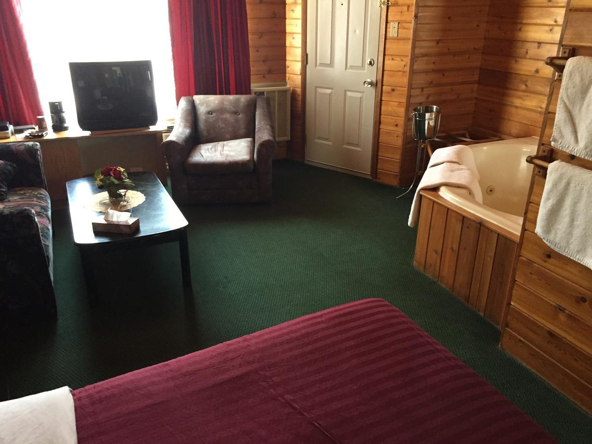 Falcon Lake Hotel Extérieur photo