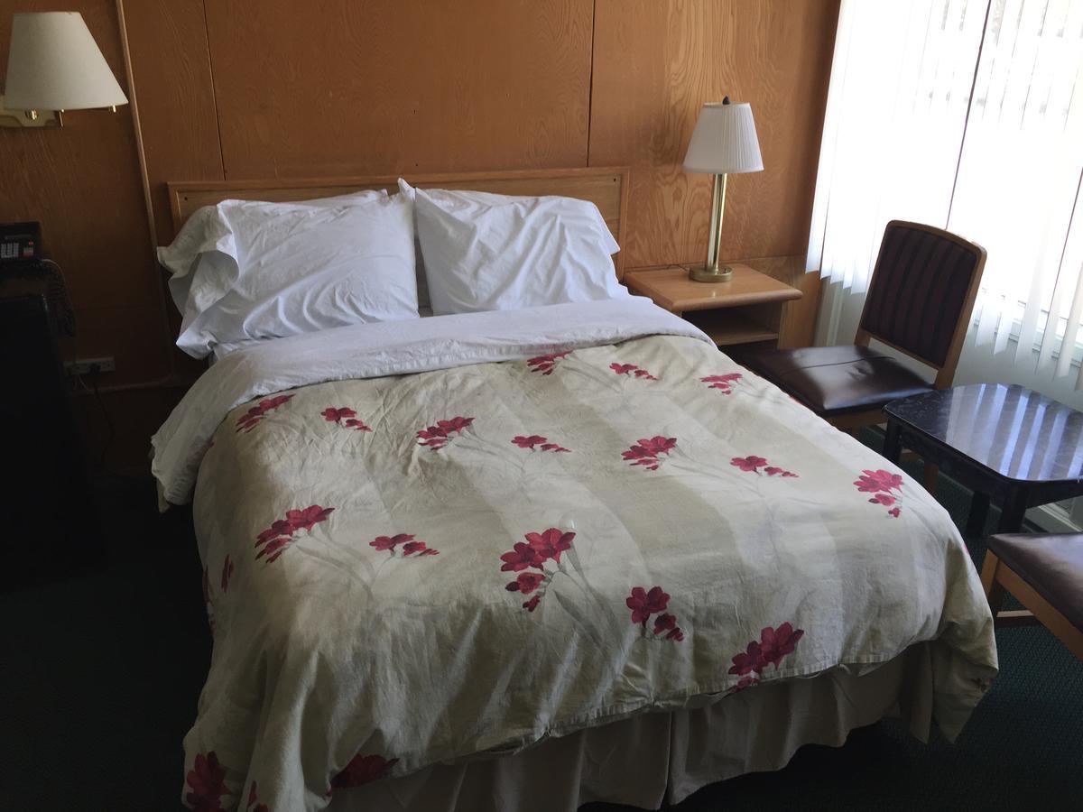 Falcon Lake Hotel Extérieur photo