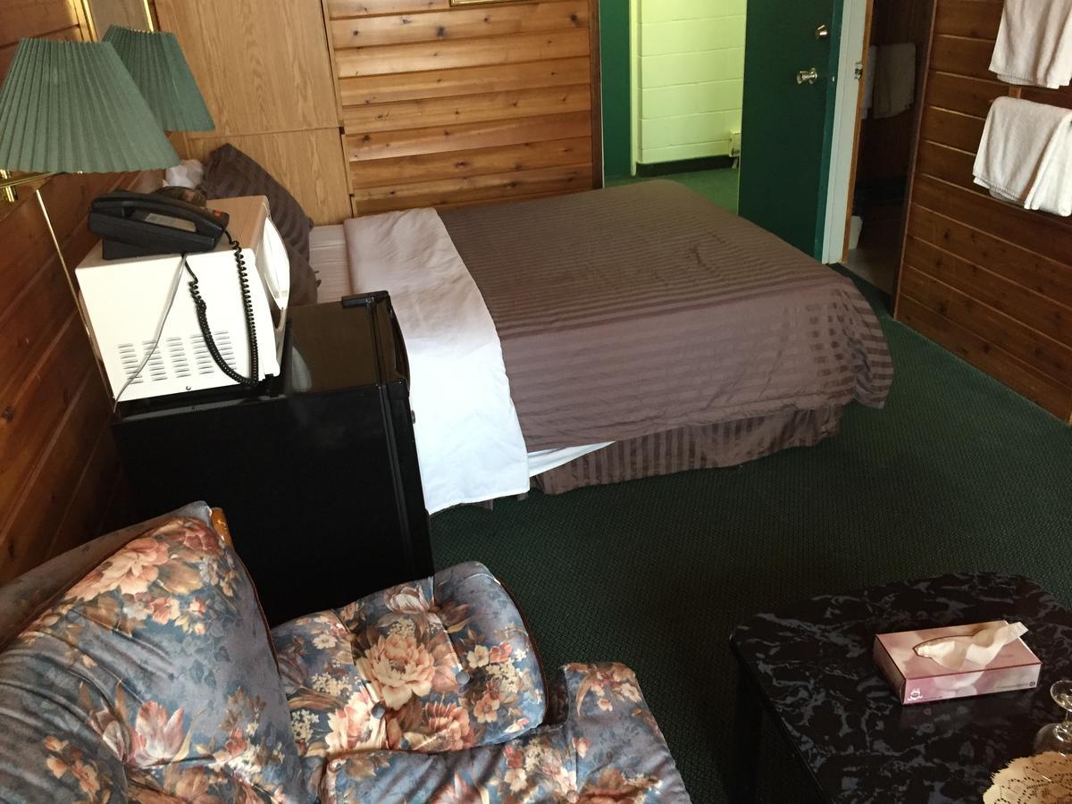 Falcon Lake Hotel Extérieur photo