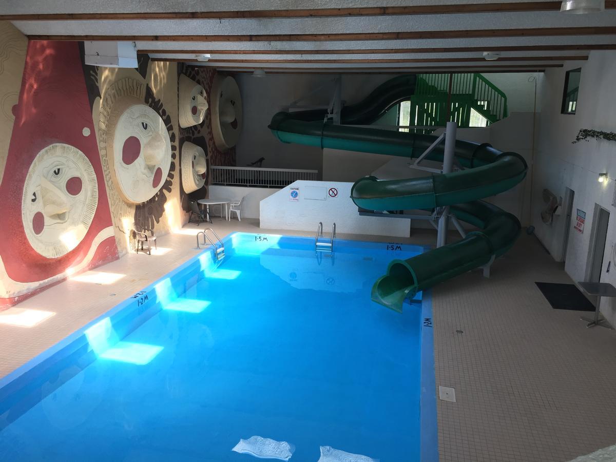 Falcon Lake Hotel Extérieur photo